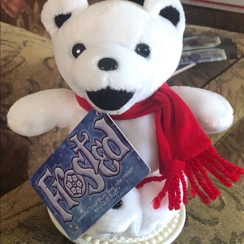 2 Mint Grateful Dead Bears 2001 “Holiday” editions
